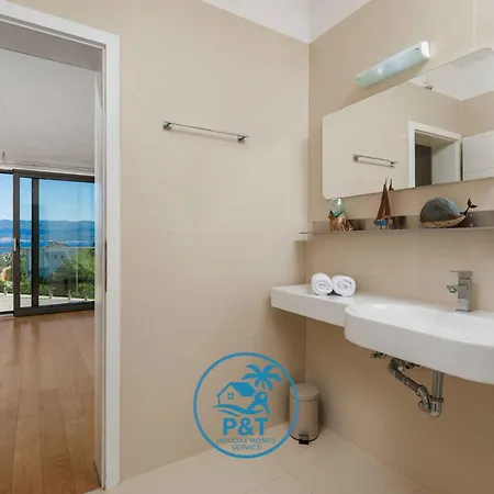 Villa With Pool In Vrbnik-insel Krk 57959 *