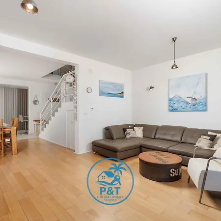 Villa With Pool In Vrbnik-insel Krk 57959